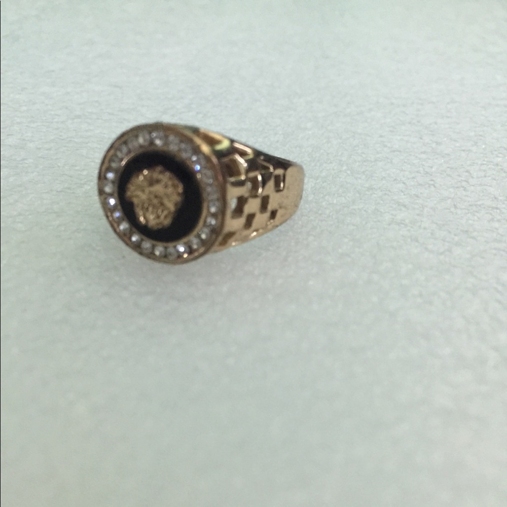 Men’s goldstone ring
